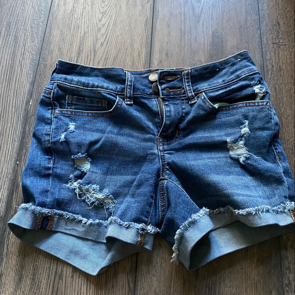 Selling because I don’t wear anymore. Size 1. Very comfy and stretchy.